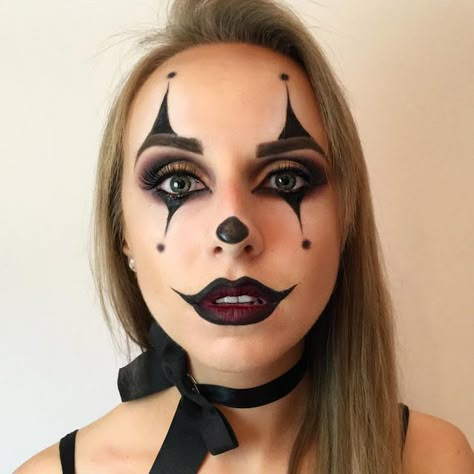 Evil Clown Makeup, Halloween Makeup Diy Easy, Maquillage Halloween Simple, Halloween Makeup Clown, Halloween Makeup Look, Halloweenský Makeup, Halloween Make-up Looks, Diy Halloween Makeup, Scary Clown Makeup