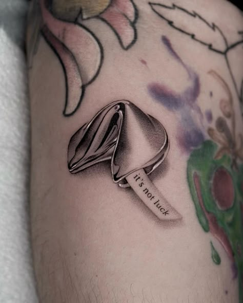 chrome tattoo • Instagram Simple Realism Tattoo, Small Minimalist Tattoos For Women, Chrome Tattoo Designs, Small Realism Tattoo, Foodie Tattoo, Melting Tattoo, Chrome Tattoo, Realistic Tattoo Design, Microrealism Tattoo