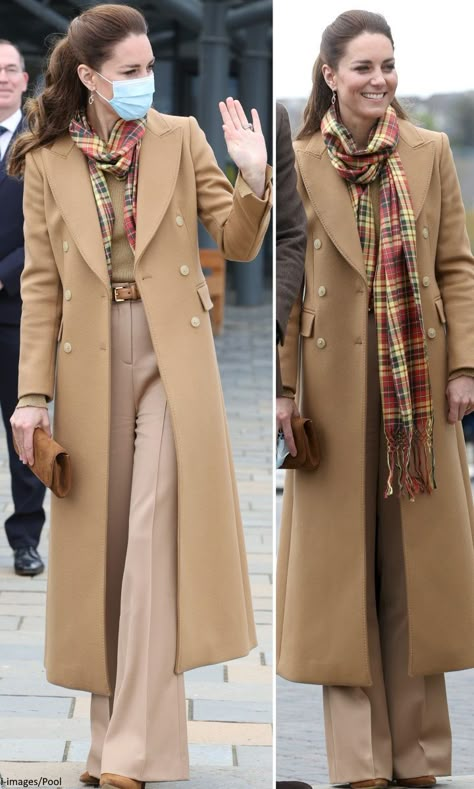 Color Winter Outfit, Woman Long Coat, Kate Middleton Style Outfits, Düşes Kate, Looks Kate Middleton, Professional Outfit, Kate Middleton Outfits, Princess Catherine, Princess Kate Middleton