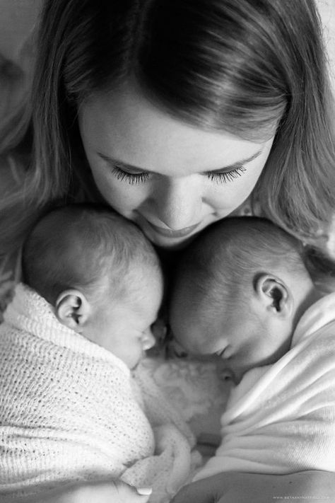 Newborn Twin Photos, Twin Baby Photography, Twin Baby Photos, Natural Newborn Photography, Twin Pictures, Twin Photography, Foto Newborn, Twin Photos, Natural Newborn