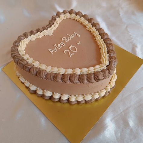 #aestheticcake #cakedesignideas #ariescake #aries Aries Bday Cake, Aries Season Cake, Aries Baby Cake, Aries Birthday Cake, 20th Cake, Aries Cake, Crazy Birthday Cakes, Birthday 20, 20 Birthday Cake