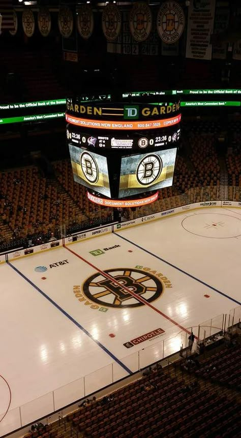 Boston Bruins Aesthetic, Bruins Wallpaper, Boston Bruins Wallpaper, Boston Hockey, Boston Garden, Hockey Arena, Toronto Maple Leafs Hockey, Boston Bruins Hockey, England Sports