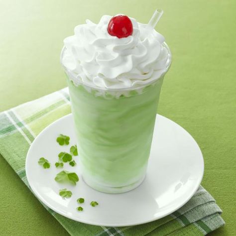 Boozy Shamrock Shake Shamrock Shake Mcdonalds, Homemade Shamrock Shake, Shamrock Shake Recipe, Apple Pie Cake, Shamrock Shake, Green Food Coloring, Pie Cake, Saint Patrick's Day, Dunkin Donuts Coffee Cup