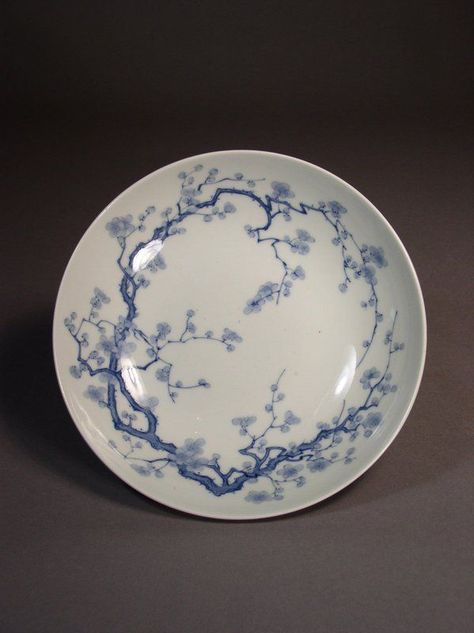 Japanese Plates Design, Porcelain Plate Design, Porcelain Nails, China Ceramics, Asian Pottery, Japanese China, Tooth Pattern, Porcelain Design, Japanese Plates