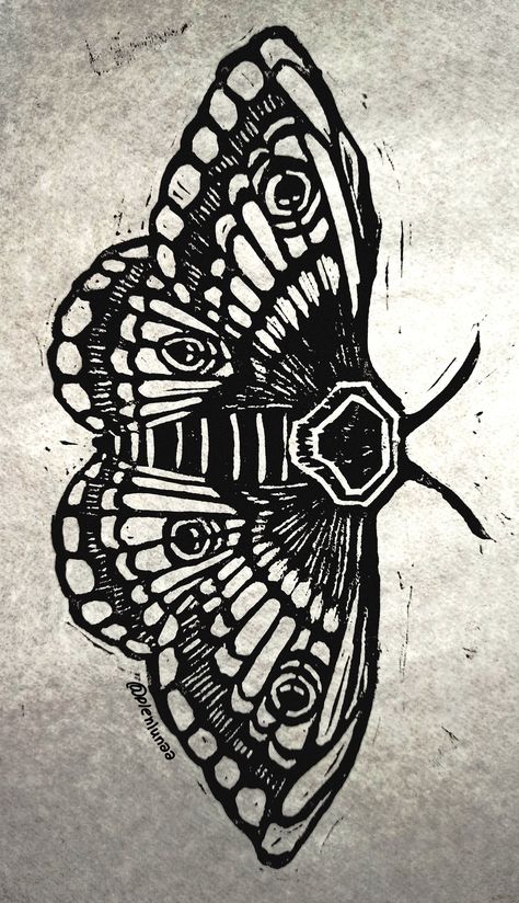 Print Making Drawing, Ink Butterfly Drawing, Print Press Art, Etching Ideas Prints, Luna Moth Linocut, Aesthetic Lino Print, Linocut Print Tattoo, Lino Print Style Tattoo, Linocut Prints Butterfly