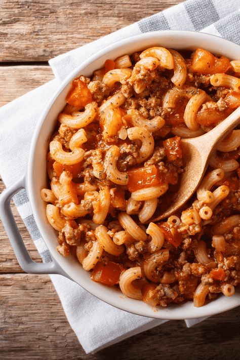 Pioneer Woman's Goulash Recipe - Half-Scratched Friday Night Dinner Ideas, Tasty Beef Stew, Dump Recipes, Low Salt Recipes, Fast Meals, Goulash Recipe, Beef Goulash, Friday Night Dinner, Goulash Recipes