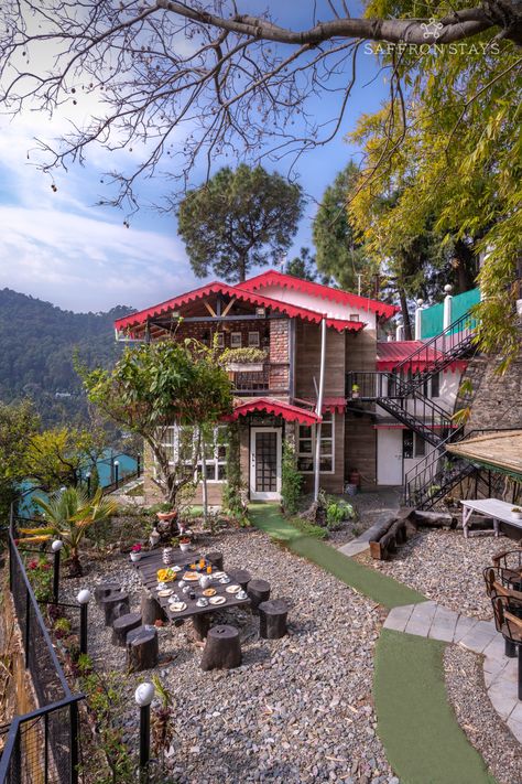 Image of a home surrounded by hills in Bhimtal Indian Mountain House, Small Village House Design Indian, Himachal House, Homestay Design Ideas, Small Mountain Homes, Homestay Ideas, Beautiful Indian Homes, Bakery Shop Interior, Hut Design