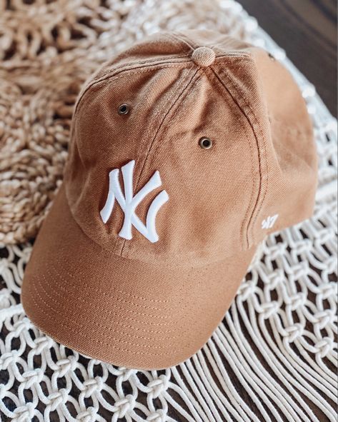 New York Yankees Carhartt Hat Hats New York, Yankees Hat Women, Women’s Ball Cap, Yankees Cap Women Outfit, Trendy Caps For Women, Cute Baseball Caps For Women, Women’s Baseball Hat, Carhartt Hat Women, New York Cap Outfit