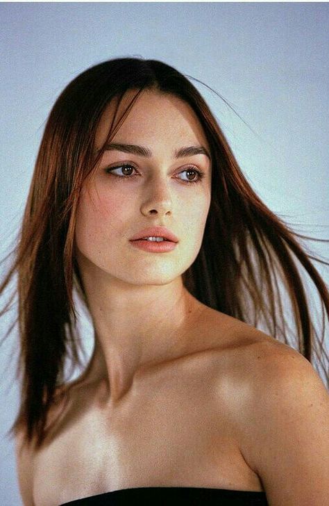 Keira Knightley Brunette, Kiera Knightly Eyebrows, Kiera Knightly Icons, Keira Knightley Eyes, Young Kiera Knightly, Keira Knightley Makeup, Keira Knightley Nude, Kiera Knightly, Models To Draw