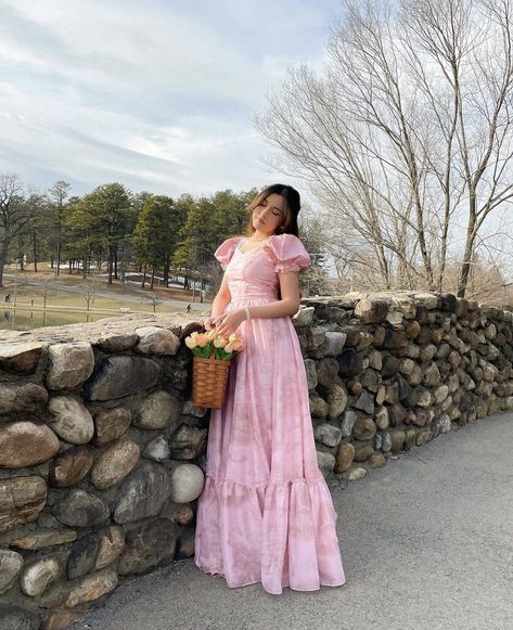 @neetupersaud on instagram Cottagecore Aesthetic Outfits Modest, Modest Frocks, Elegant Sun Dresses, Modest Feminine Aesthetic, Aesthetic Outfits Modest, Modesty Dress, Pink Cottagecore, Simple Kurti Designs, Fancy Dresses Long