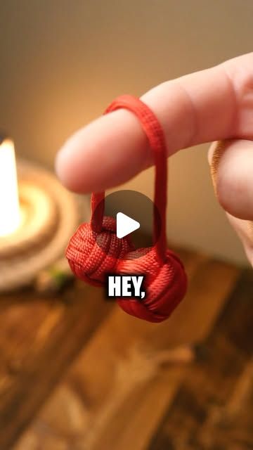 Paracord Weavers LLC on Instagram: "How To Make A Paracord Begleri #paracordweavers #paracord #paracordbracelet #weaversofeternity #paracordprojects" Flat Paracord Weaves, Christmas Paracord Crafts, How To Finish Paracord Ends, Paracord Lanyard Diy, Paracord Handle Wrap, 550 Cord Projects, Parachute Cord Crafts, Paracord Monkeyfist, Paracord Weaves