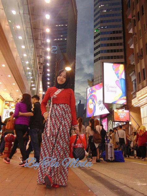 On the streets hongkong #hanbok #hanbokbatikindonesia#batiktiamoda Modern Hanbok, Cute Blazers, Hijab Dress, Dress Ideas, The Streets, Batik, Korean Fashion, Women's Fashion, Blazer