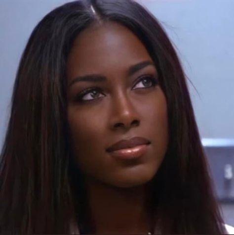 90s Black Woman Makeup, Model No Makeup, 2000s Reality Tv, Clip In Hair Extensions Styles, 22 Inch Hair, Hair Extensions Styles, 22 Inch Hair Extensions, Extensions For Short Hair, 90s Makeup Look