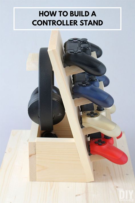 DIY controller stand for multiple gaming controllers. Learn how to build a controller stand with a headphone stand, charging station and a storage box. Diy Controller, Diy Headphone Stand, Storage Box Diy, Video Game Storage, Diy Video Game, Controller Stand, Video Game Room Design, Headphone Stand, Game Storage