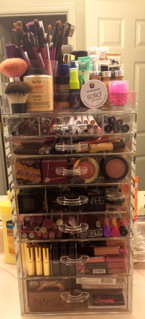 Acrylic makeup storage. Bigger than the clear cube and beauty box! Collection Organization, Concealer Tips, Rangement Makeup, Alat Makeup, Fixing Spray, Makeup Drawer, Ben Nye, Makeup Guide, Makeup Room