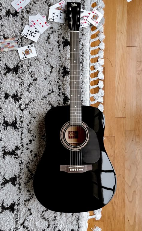 black acoustic guitar aesthetic Acoustic Guitars Aesthetic, Cool Acoustic Guitars, Aesthetic Acoustic Guitar, Black Guitar Aesthetic, Good Playlist Names, Acoustic Guitar Aesthetic, Gitar Vintage, Acoustic Guitar Art, Black Acoustic Guitar