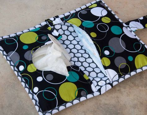 ♥ ♥ N A P P Y W A L L E T P D F ♥ ♥ ♥Wallet measures 11 x 15    D E S C R I P T I O N I just love this Nappy Wallet, easy to make, and very Sewing Wallet, Pochette Diy, Couture Bb, Nappy Wallet, Wallet Sewing Pattern, Crafts Sewing Patterns, Diy Baby Gifts, Diy Wallet, Sew Ins