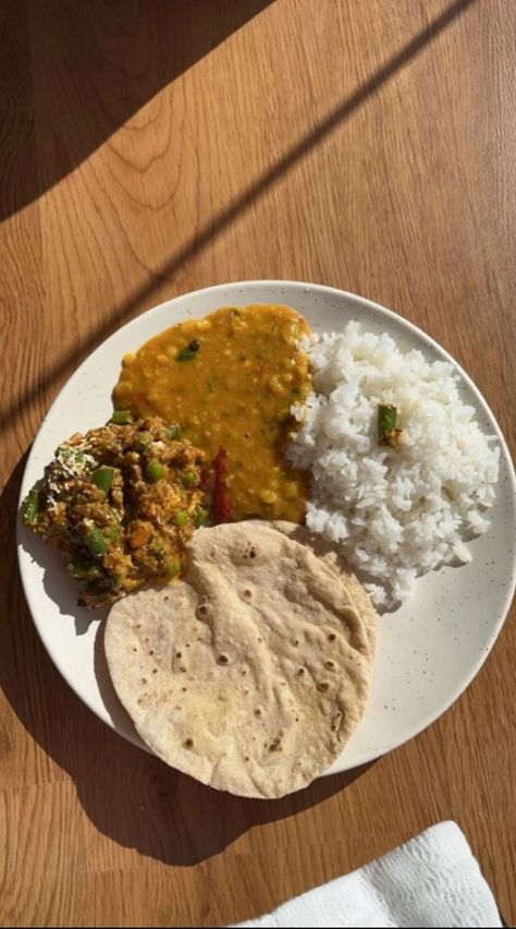 Rukmani Krishna, Satvik Food, Daal Chawal, Dieting Food, Yummy Aesthetic, Khana Khazana, Indian Lunch, Healthy Weight Gain Foods, Foodie Pics