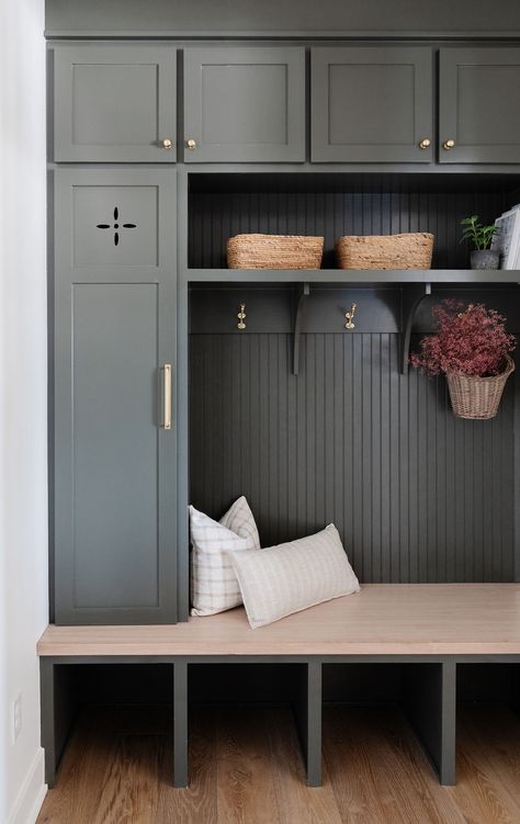 Beadboard Mudroom, Mudroom Bench With Storage, Mudroom Bench Ideas, Mudroom Remodel, Mudroom Lockers, Mudroom Entryway, Mudroom Decor, Mud Room Storage, Mudroom Design