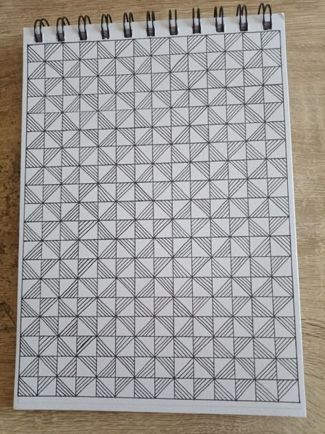 Graph Paper Patterns Drawing, Graph Paper Designs, Zen Doodle Patterns, Paper Art Design, Graph Paper Drawings, Zentangle Artwork, Zen Doodle Art, Geometric Pattern Art, Graph Paper Art