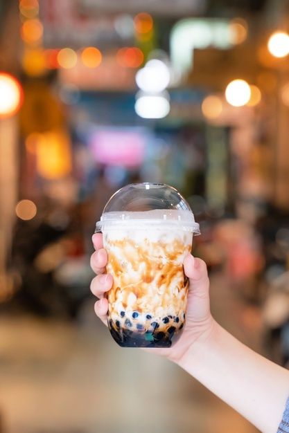 Foto Boba Brown Sugar, Milktea Photography Ideas, Brown Sugar Boba Aesthetic, Bubble Tea Photography, Milktea Photography, Tiger Milk Tea, Boba Brown Sugar, Boba Flavors, Tapioca Pearl