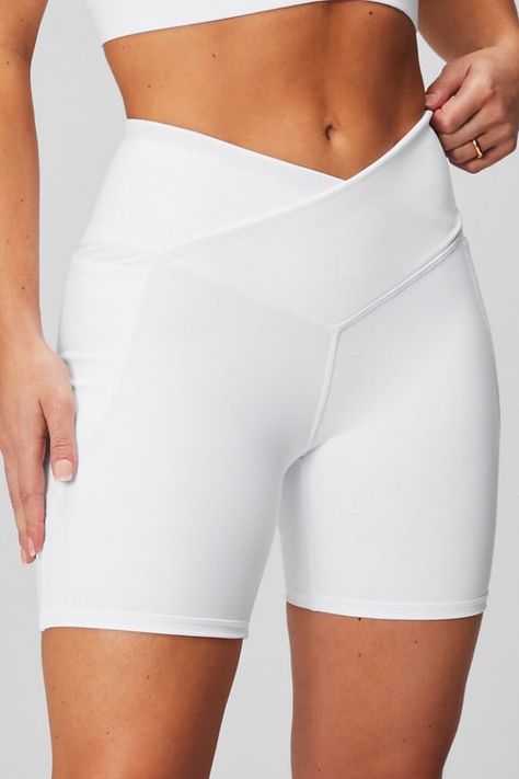 Oasis PureLuxe Hw Crossover 6'' Short - Fabletics White Athletic Shorts, Female Activewear, Activewear Outfits, Womens Gym, Bike Shorts Women, Workout Shorts Women, Fitness Shorts, Gym Clothes Women, Workout Fits