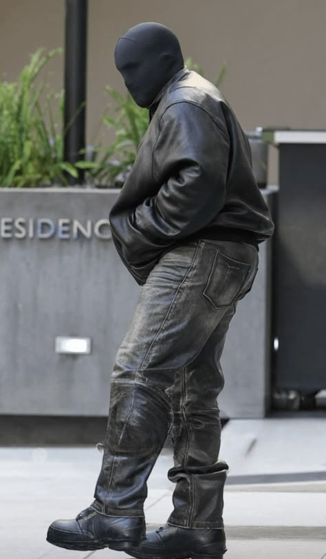 Balenciaga Outfit Mens, Timberland Fits, Mister K, Kanye West Fashion, Balenciaga Outfit, Dior Denim, Kanye Fashion, Yeezy Balenciaga, Kanye West Outfits