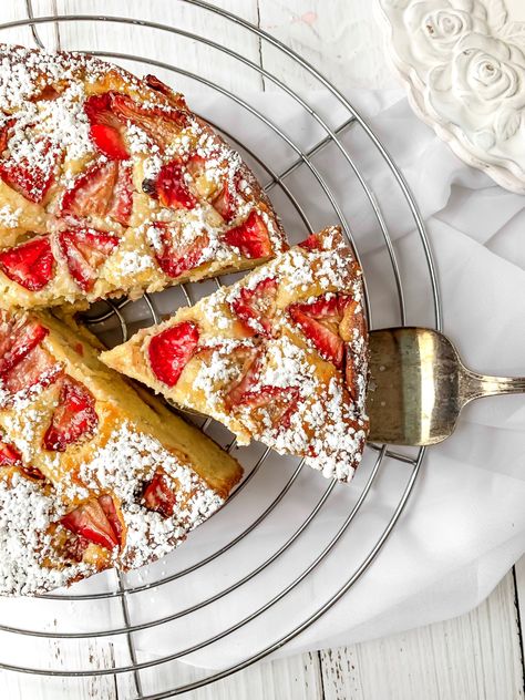 Brunch French Toast, Strawberry Ricotta, Ideas For Brunch, Cake With Strawberries, Breakfast Cakes, Patriotic Desserts, Ricotta Cake, Fruit Dessert Recipes, Bowl Cake