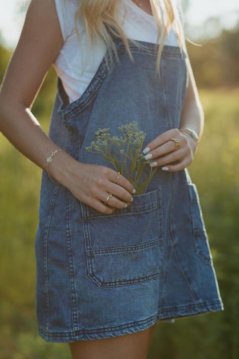 North-Georgia-Senior-Photos-Sunset-Senior-Outfit-Inspiration-Golden-Hour-Blonde-Hair-White-Shirt-Blue-Overalls-Field-Senior-Pics-Flowers-White-nails Denim Senior Pictures, Senior Picture Overalls, Overalls Outfit Senior Pictures, Overalls Senior Pictures, Overall Photoshoot Photo Ideas, Denim Dress Photoshoot, Overall Senior Pictures, Denim And White Photoshoot, Overalls Photoshoot