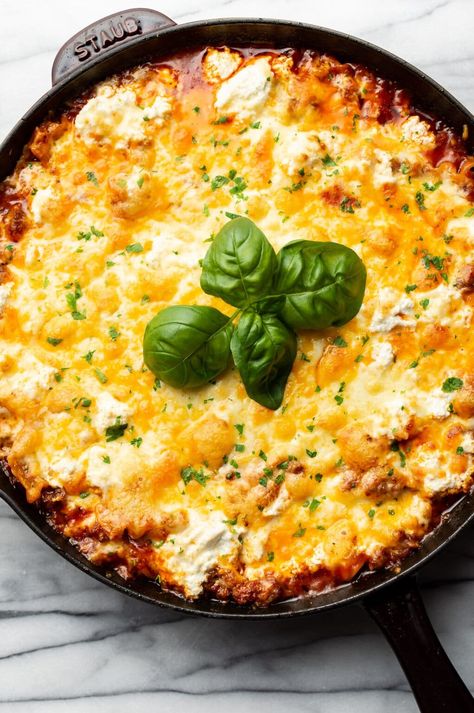 Easy Skillet Lasagna • Salt & Lavender Pork Skillet Recipes, Skillet Lasagna Easy, Lasanga Recipe, Cheesy Lasagna Recipe, Baked Lasagna Recipe, Pork Ideas, Rice Ideas, Skillet Lasagna Recipe, The Best Lasagna