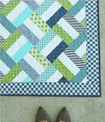 Colchas Quilting, Rail Fence Quilt, Quilting Digest, Quick Quilts, Lap Quilt Patterns, Simple Quilts, Strip Quilt, Quilts For Kids, Jelly Roll Quilt