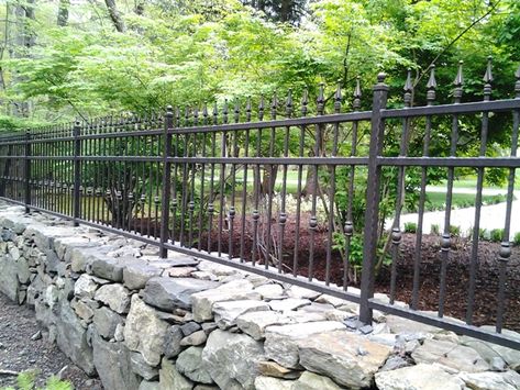 Wrought Iron Fencing with stone.......perfect combo. Ill take two please! Wrought Iron Fence On Brick Wall, Georgian Landscaping, Rod Iron Fences, Modern Fencing, Different Types Of Fences, Mexican House, Wall Building, Gabion Fence, Villa France