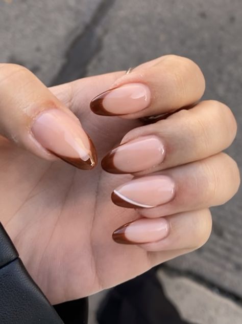 Perfect brown french Brown Double French Tip Nails, Brown Nail Extensions, Taupe French Tip Nails, Brown French Manicure, Brown Tip Nails, Nails Hoco, Brown French Tip, Brown Nail Art, Faded Nails