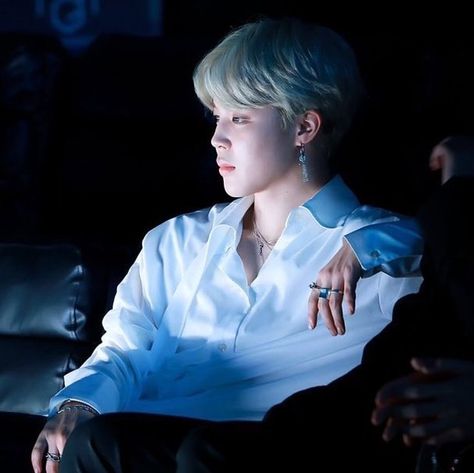 아자⁷ ♡'s Jimin 🍊 on Twitter: "remember when Jimin was the only one glowing, he's an actual angel.… " Korean Tv Shows, Park Jimin Cute, Bts Quotes, Park Jimin Bts, Fan Fiction, Bts Pictures, Bts Jimin, Boyfriend Material, Park Jimin