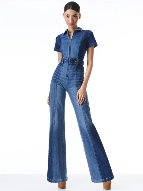 Jean Jumpsuit Outfit, Denim Jumpsuit Outfit, Classic Corvette, Mode Hippie, 70s Inspired Fashion, Belted Jumpsuit, Flattering Jeans, Belt Jumpsuit, Flare Jumpsuit