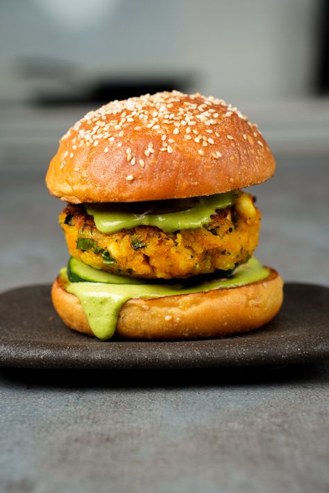 Veg Burger Photography, Paneer Burger Recipe, Paneer Burger, Spicy Black Bean Burgers, Paneer Fried Rice, Veg Burger, Vegetarian Fried Rice, Vegetarian Substitutes, Burger Mix