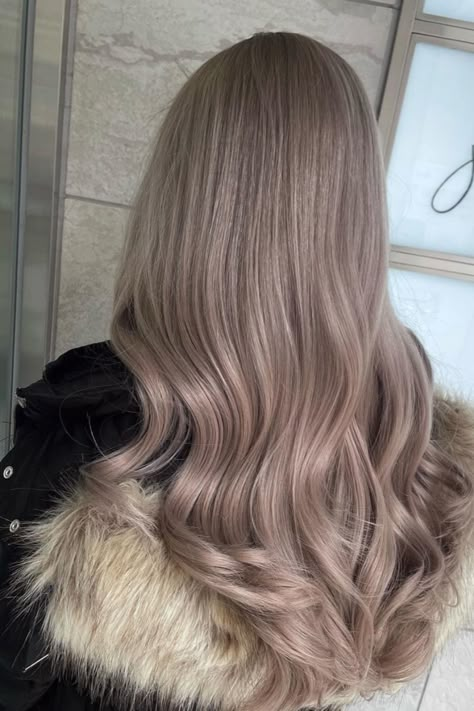 #hairinspo #mediumlengthhair #longhairinspo #brownhair Milky Hair Color, Ash Beige Hair, Milky Brown Hair, Light Grey Hair, Balayage Asian Hair, Balyage Hair, Air Touch, Cool Blonde Hair Colour, Blonde Hair With Roots