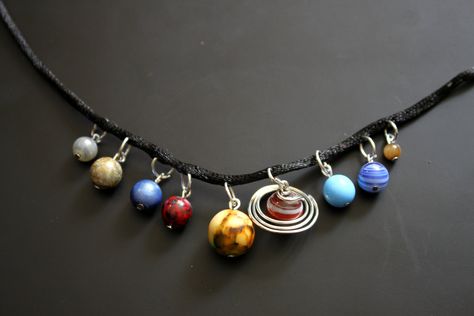 Solar System Solar System Jewelry, Solar System Necklace, Space Jewelry, Diy Wire Jewelry, Handmade Wire Jewelry, Silk Cord, Funky Jewelry, A Necklace, Bijoux Diy