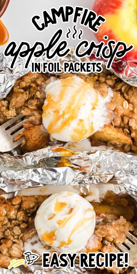 Campfire Apple Crisp in Foil Packets Grilled Apple Crisp, Stuff To Cook On The Grill, Baking On The Grill, Fall Grilling Recipes, Hobo Foil Packs, Campfire Apple Crisp, Foil Packets For The Grill, Hobo Packets, Easy Summer Grilling Recipes