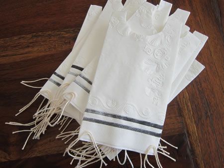 Hanukkah Party Ideas For Adults, Hajj Party Ideas, Upsherin Party Ideas, Jewish Table Setting, Boys First Haircut, Jewish Customs, Brit Milah, Age Appropriate Toys, Bar Mitzva