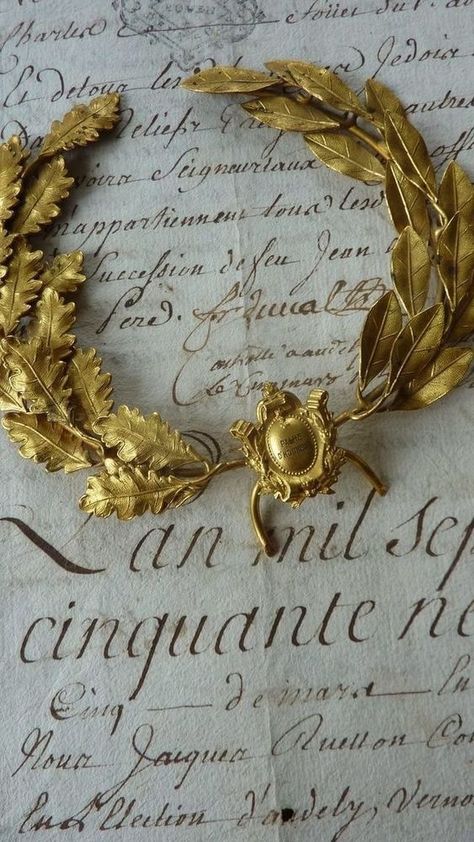 Laurel Wreath, French Style, Old World, Focus On, Wreath, Interior Design, Gold, Design