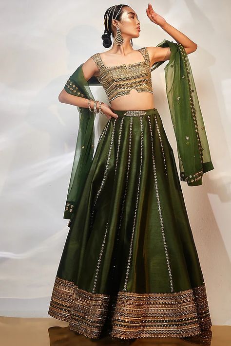 Green & Gold Dola Silk Hand Embellished Lehenga Set Design by AKARA at Pernia's Pop Up Shop 2024 Green Golden Lehenga, Agra Taj Mahal, Dress From Scratch, Mehendi Dresses, Embellished Lehenga, Lehenga Green, Golden Lehenga, Gogh Paintings, Green Lehenga Choli