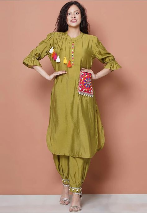 Western Party Wear Dresses, Party Wear Dresses For Women, Western Party Wear, Fancy Short Dresses, Simple Kurti, Trendy Outfits Indian, Lace Dress Design, Western Party, Simple Kurti Designs