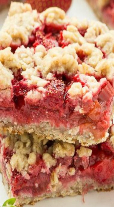 Strawberry Rhubarb Crisp Bars Rhubarb Bars Easy, Rhubarb Oatmeal Bars, Strawberry Rhubarb Bars, Strawberry Rhubarb Recipes, Rhubarb Oatmeal, Beyond Frosting, Cottage Recipes, Rhubarb Bars, Crumb Bars