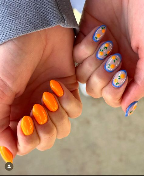 Two Different Color Nails On Hands, Opposite Hand Nails, Noah Kahan Inspired Nails, Costa Rica Nails Designs, Summer Europe Nails, Noah Kahan Nails, Primary Color Nails, Orange And Blue Nails, Citrus Nails