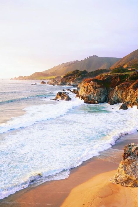 Looking for things to do in Big Sur, California? Here's how to find the best Big Sur sunsets, beaches, restaurants, and more. #bigsur #travel #travelphotography #views #sunset #california #photos Views Sunset, Sunset California, California Tattoo, Roll Sushi, California Roll, California Outfits, Usa Beaches, Big Sur California, California Photos