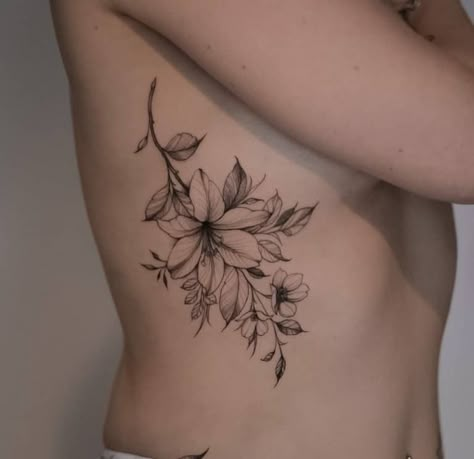 Side Stomach Black Lily Tattoos Side Rib Tattoo Cover Up, Side Stomach Tattoos Women Flower, Side Rib Flower Tattoos Women, Cover Up Tattoos Ribs, Big Rib Tattoo, Rib Tattoos For Women Cover Up, Rib Cover Up Tattoo For Women, Rib Flower Tattoo, Floral Rib Tattoo