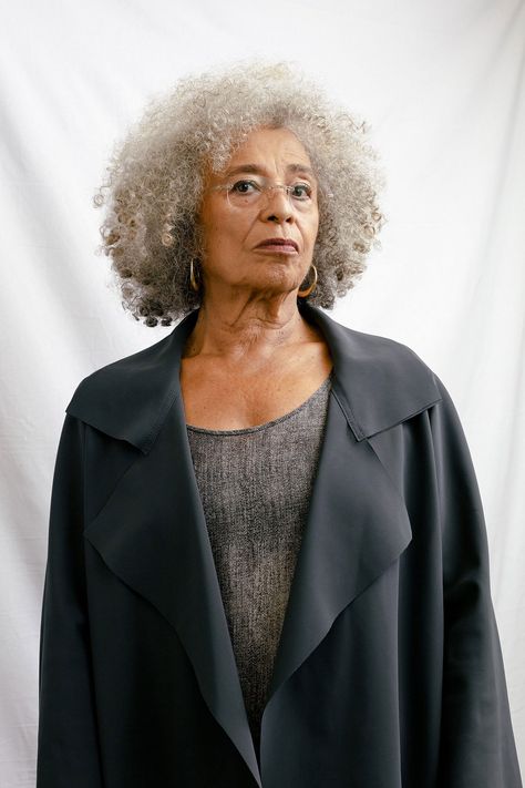 Blk Girl Culture on Twitter: "Happy 78th birthday, Angela Davis!🤎… " Hair Movement, Natural Hair Movement, Indian Philosophy, Angela Davis, Influential People, Alexander The Great, Black Culture, Black Kids, Role Models