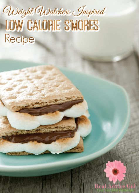 Enjoy dessert without guilt with this Weight Watchers Inspired Low Calorie S'mores recipe Healthy Smores, Weight Watchers Appetizers, Nutella Snacks, Nutella Recipes Easy, Smore Recipes, Decadent Food, Weight Watchers Recipes Desserts, Ww Desserts, Nutella Recipes