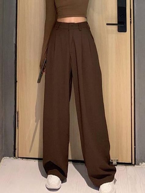 17fafe5f6ce2f1904eb09d2e80a4cbf6desc54170158ri Studio 54 Outfits, Summer Modest Outfits, Straight Wide Leg Pants, Island Fashion, First Day Of School Outfit, Cargo Pants Outfit, Style Cargo, Stay Cool, Modest Outfits